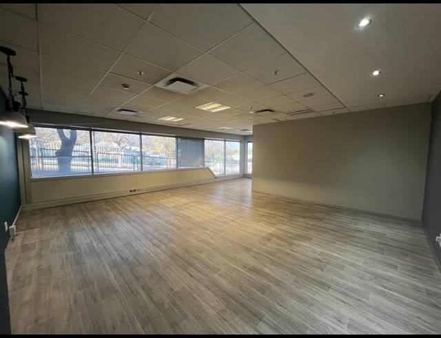 1,184M² OFFICE TO LET IN ROSEBANK